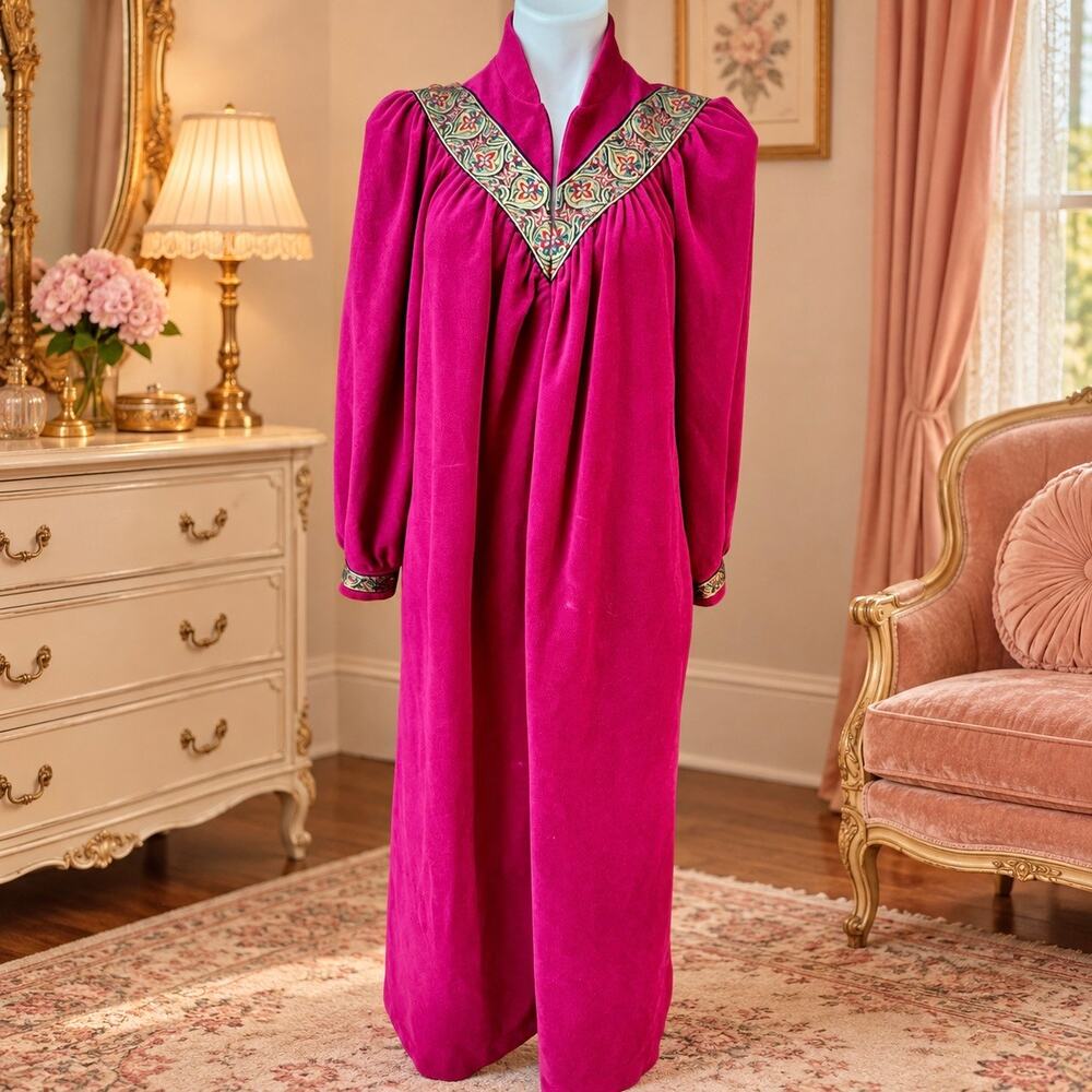 Vintage Vanity Fair 1970s Magenta Velour Robe Tapestry Trim Mock Neck Small